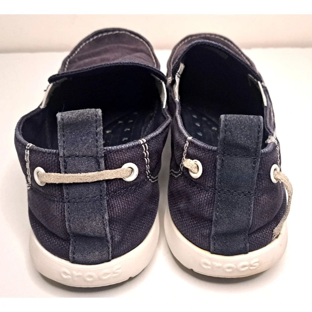 CROCS pair walu